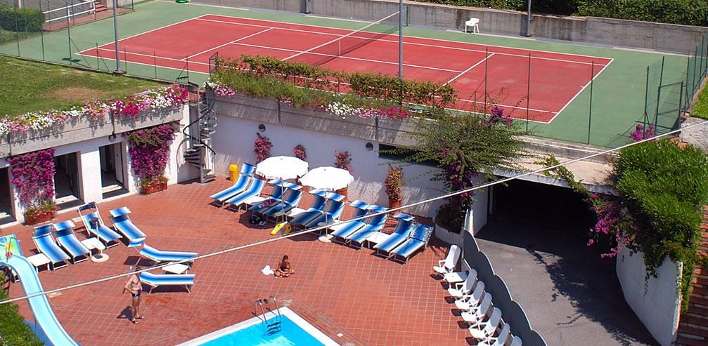 Hotel Riviera 3 Stelle Con Piscina Estiva Gratuita E Garage A Pagamento Spotorno Extérieur photo