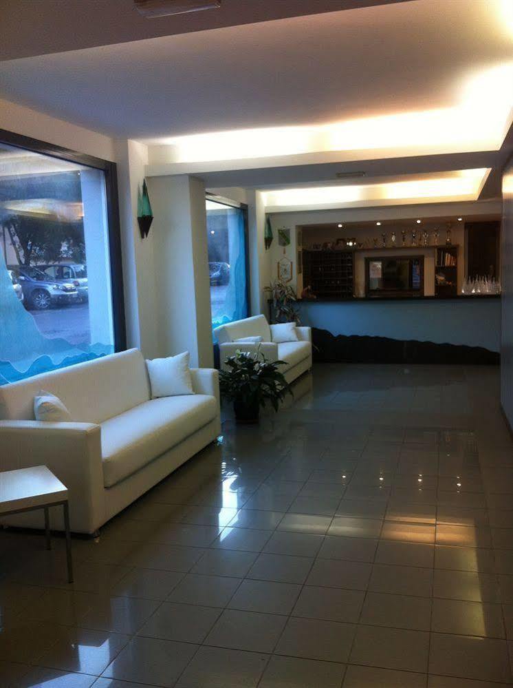 Hotel Riviera 3 Stelle Con Piscina Estiva Gratuita E Garage A Pagamento Spotorno Extérieur photo